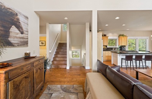 RiverWild House | Idyllic Riverfront Retreat with Spa & Pool – Rated 10/10