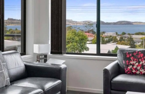 Orford House | Relaxing Oceanfront Retreat with Pool & Spa Amenities
