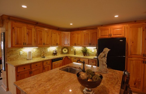 Robbinsville House | Relax and Experience the Mountains with Breakfast Included!