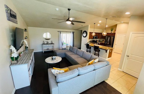 Fresno House | Idyllic Home with Pool, Spa, Fire Pit & Ocean View