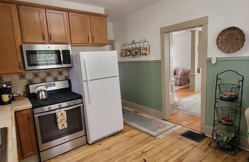 Chambersburg House | Stylish 2-Bedroom Retreat with Office in Chambersburg