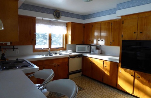 Levering House | Guest Rated 10/10: Lake Michigan Home with Pool & Spa