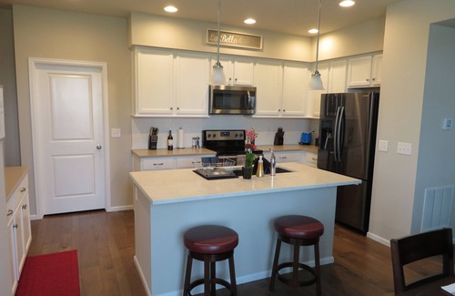Dupont House | Idyllic Retreat with Mountain Views & Family-Friendly Amenities