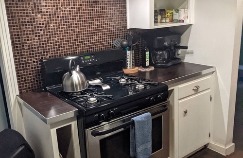 Windsor Park House | Modern Home Off 51st Street with Kitchen & Breakfast Included