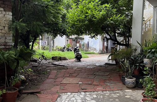 Taj Ganj Bed & Breakfast | Convenient Homestay Steps from the Taj Mahal with Breakfast