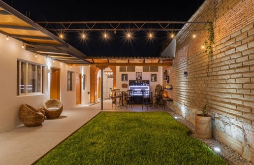 Ruta Independencia Apartment | Idyllic House in Oaxaca with Spa and Family-Friendly Amenities