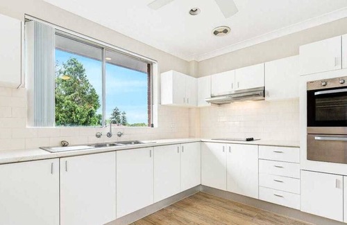 North Parramatta House | Inviting House with a Backyard - Perfect for Families