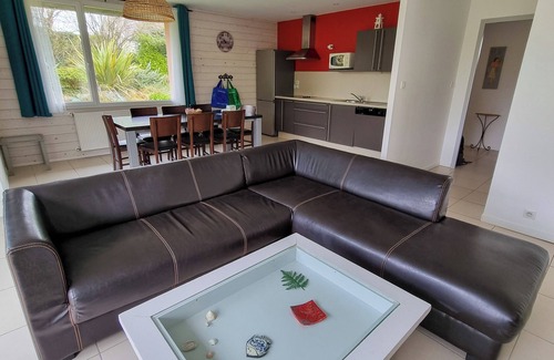 Guisseny Cottage | Beachfront Oasis with Pool and Spa – Rated 9.6/10!