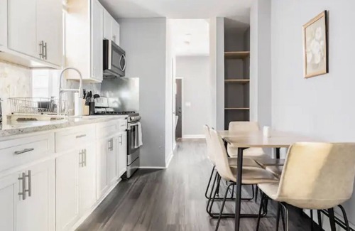 Fairview House | Convenient House Near NYC: Pet Friendly with Spa & Breakfast