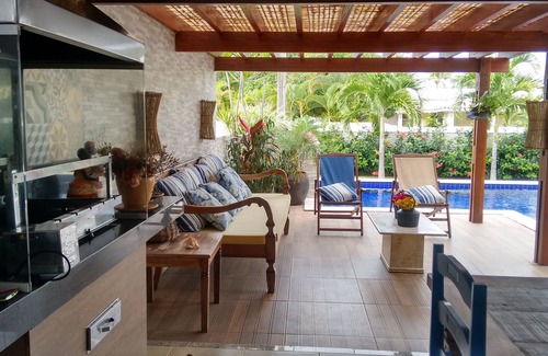 Canto do Mar House | Family-Friendly Oasis with Pool and Ocean View at Cond Paradise