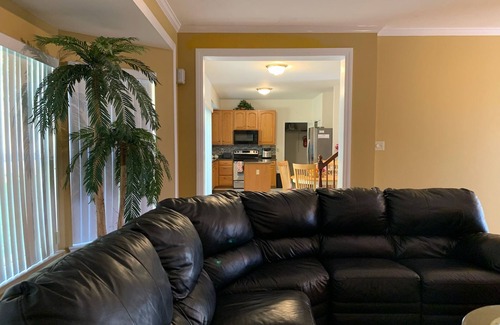 Mehlville House | Fantastic 5-Bedroom House with Amazing Amenities