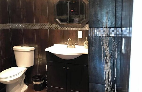 Tijuana House | Ideal Getaway! Minutes from the Airport with Spa & Breakfast