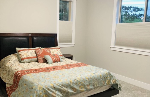 Picnic Point-North Lynnwood House | Exceptional 5-Bed House with Ocean Views Near Seattle