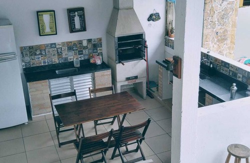 Sao Lourenco House | Elegant House with Pool, Court & Nearby Beaches Await You