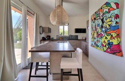 Aix-en-Provence House | Charming House with Garden Near the City Center