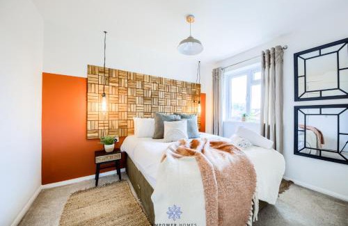Wyken House | Coventry House Near University Hospital with Private Parking