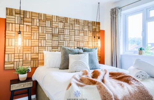 Wyken House | Coventry House Near University Hospital with Private Parking