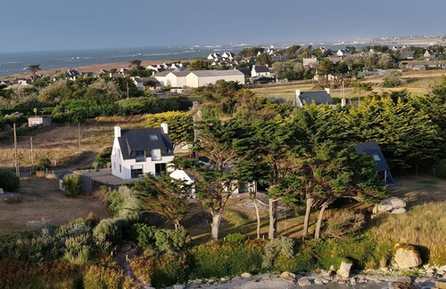 Kerlouan House | Maison les Pieds Dans L'eau: Beach Access with Ocean Views