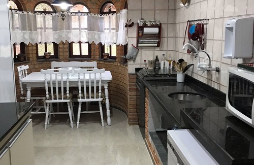 Ibiuna House | Premier House in Gated Community with Private Pool & Wi-Fi