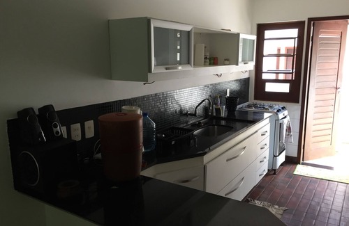 Itacimirim House | Ideal Retreat in Itacimirim with Pool and Kitchen Access