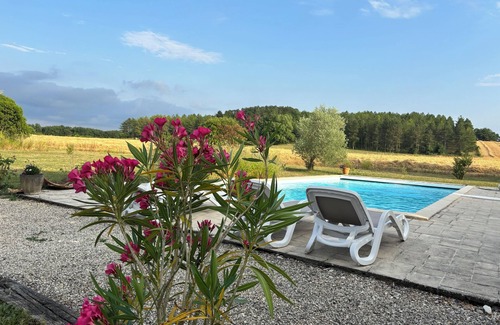 Sigoules House | Idyllic Perigord Escape: 5-Bedroom with Private Pool