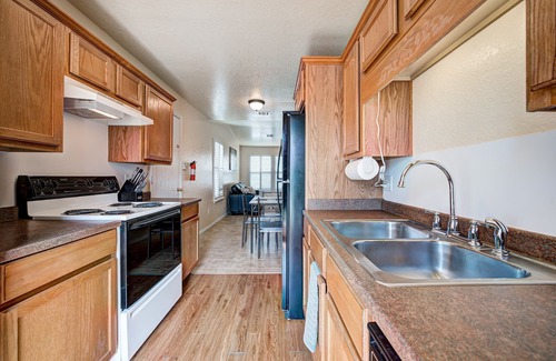 Wheatland House | Tranquil Retreat Near I-40 with Spa and Breakfast Options