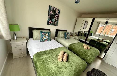 Cherry Hinton House | Family-Friendly Cambridge House with Pet and Child Amenities