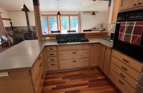 White Salmon House | Idyllic Country Retreat with Sauna and Child-Friendly Fun