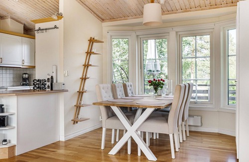 Knutby House | Beautiful house next to Burvik Golf of a high standard with a lake view | SE13010