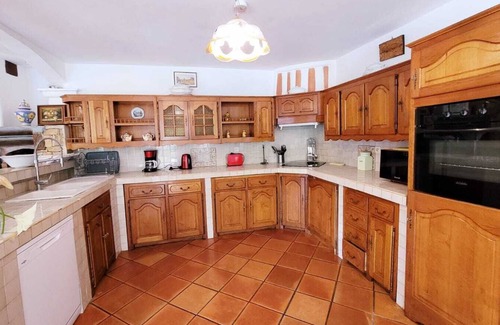 Plage de la Garonnette House | Inviting House with Private Pool Near Golf de Saint Tropez