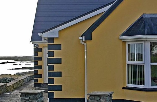 Ballyconneely Apartment | Family-Friendly Retreat with 10/10 Guest Ratings
