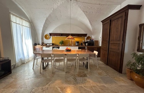 Puget Other | Renovated Retreat: 6 Bedrooms, Pool & Ocean Views Await