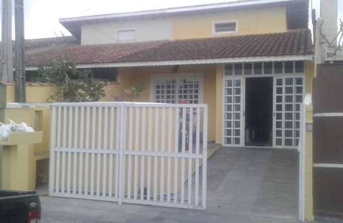 Cidade Nova Peruibe House | Well-Located Arpoador House: Pet-Friendly with Spa & Breakfast