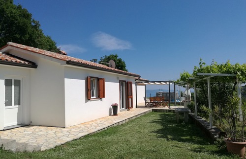Gondolici House | Idyllic Retreat with Pool and Spectacular Sea Views