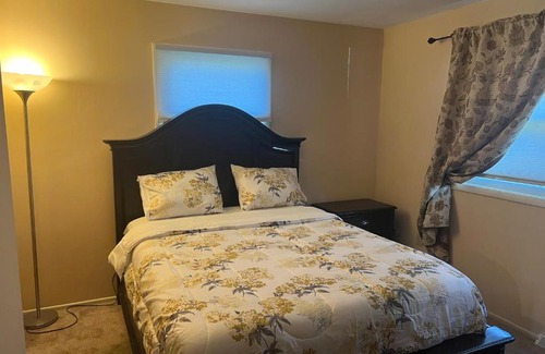 Newtonville House | Serene House: Family-Friendly Retreat for Memorable Stays