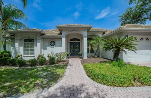 Braden River House | Charming Retreat in Gated Golf Community with Pool & Spa