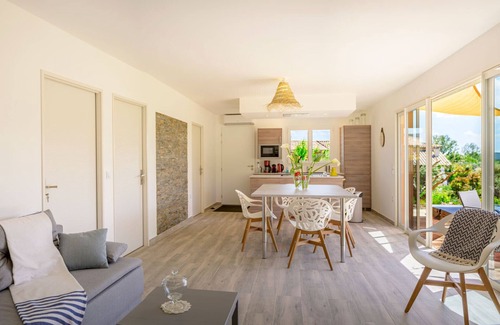 Berlou House | Serene Countryside Retreat with Pool and Spa Amenities