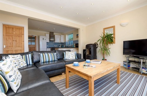 West Looe House | Scenic Home with Breathtaking Ocean Views and Pool