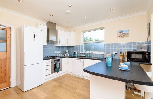 West Looe House | Scenic Home with Breathtaking Ocean Views and Pool