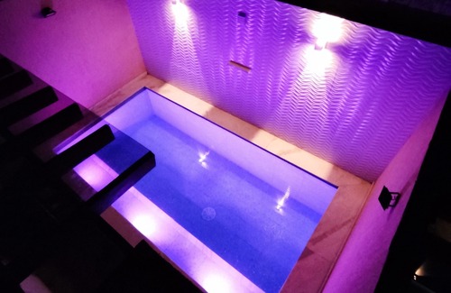 Tupy House | Relaxing Retreat with Heated Pool, Steps from the Beach