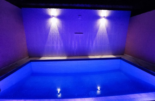 Tupy House | Relaxing Retreat with Heated Pool, Steps from the Beach