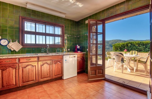 Calonge Ski Chalet | Discover Casa Berlin: Family-Friendly Stay with Pool & Spa