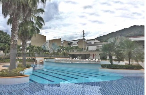 Monteria House | Inviting House with Pool in San Jerónimo, Antioquia