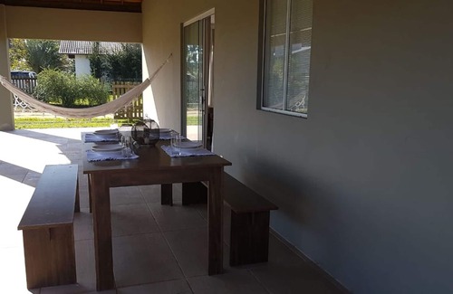 Arroio House | Inviting Home with Wi-Fi, Pool & BBQ Area - Rated 9.8/10