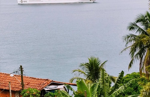 Centro Comercial House | Scenic House with Sea Views Near Goat Island Beach