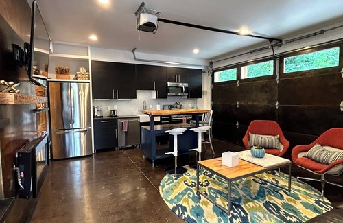 Lake Claire Apartment | Beautiful, industrial style, chic, workshop/garage conversion
