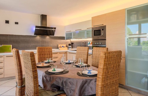 Casnate Con Bernate Villa | Beautiful villa with A/C, WIFI, private pool, TV, patio, pets allowed and panoramic view