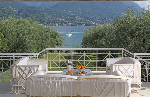 Portese Villa | Seaside Villa with Private Beach & Garden for 8 Guests