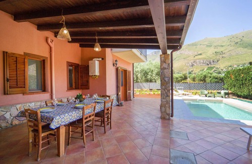 Mandra Capreria House | Family-Friendly 3 Bedroom Retreat in Torre Colonna-Sperone