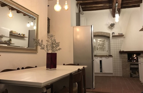 Old Town Apartment | Experience July Bliss in Perugia's Historic Center